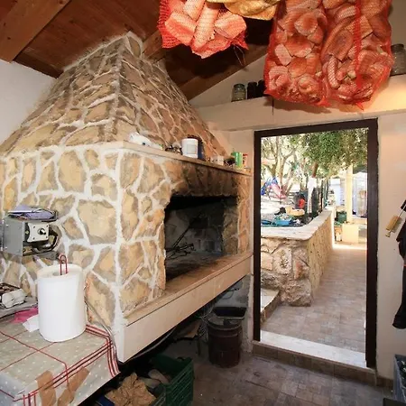 Family Friendly Seaside Dingac - Borak, Peljesac - 18060 Lägenhet