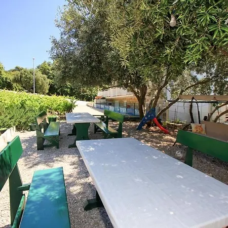 Family Friendly Seaside Dingac - Borak, Peljesac - 18060 Potomje