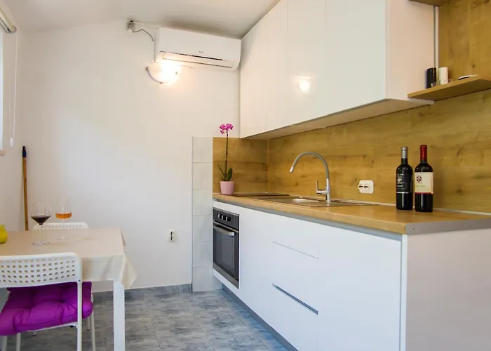 Family Friendly Seaside Dingac - Borak, Peljesac - 18060 Apartment *